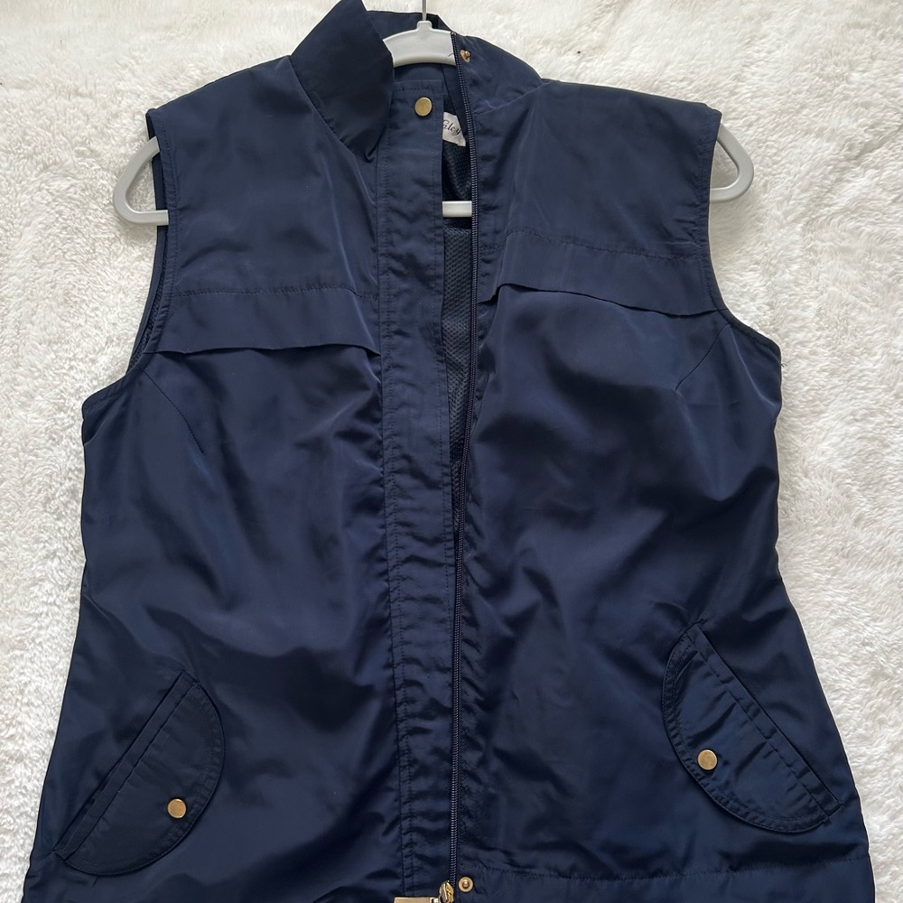 Sport Haley Blue Vest with Stand-Up Collar and Fitted Silhouette